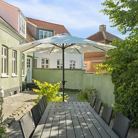 With Billard Table And Location * Грена