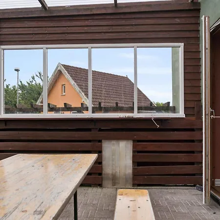 Semesterbostad With Billard Table And Location