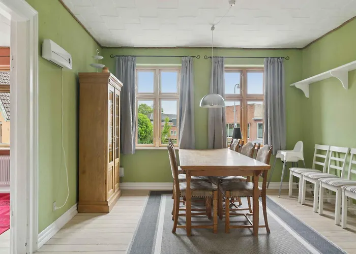 With Billard Table And Location * Grenå