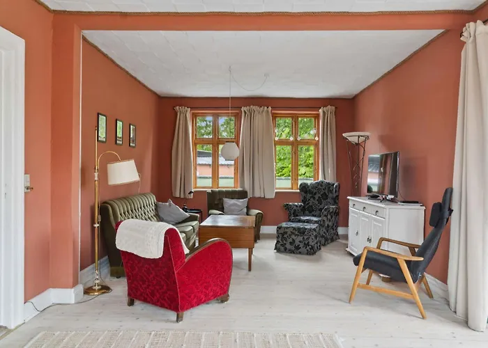 With Billard Table And Location Грена