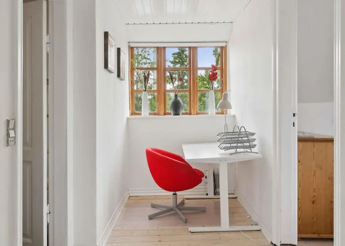 With Billard Table And Location Грена